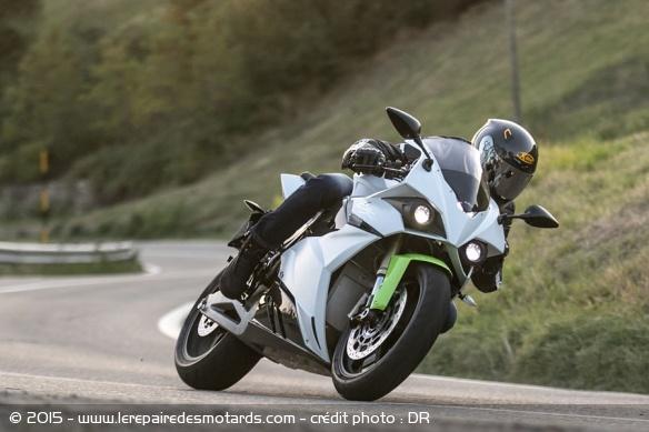 motos-electriques-energica-mode-ego-action